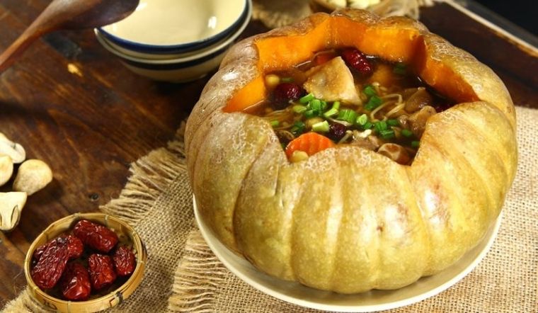 GÀ TRE HẤP BÍ ĐỎ (Con)